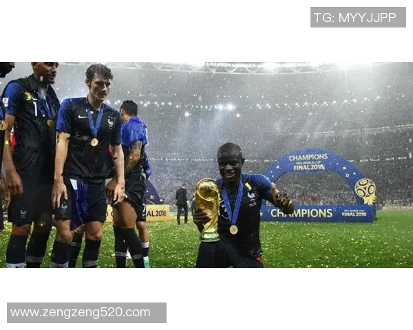 足球球星卡的幕后执行者是谁揭示球迷心中神秘的力量与价值 足球球星卡的幕后执行者是谁揭示球迷心中神秘的力量与价值